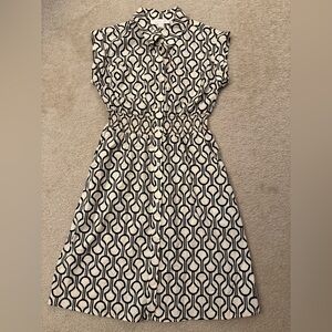 Monteau Los Angeles Black and Cream Patterned button down dress. Size small.